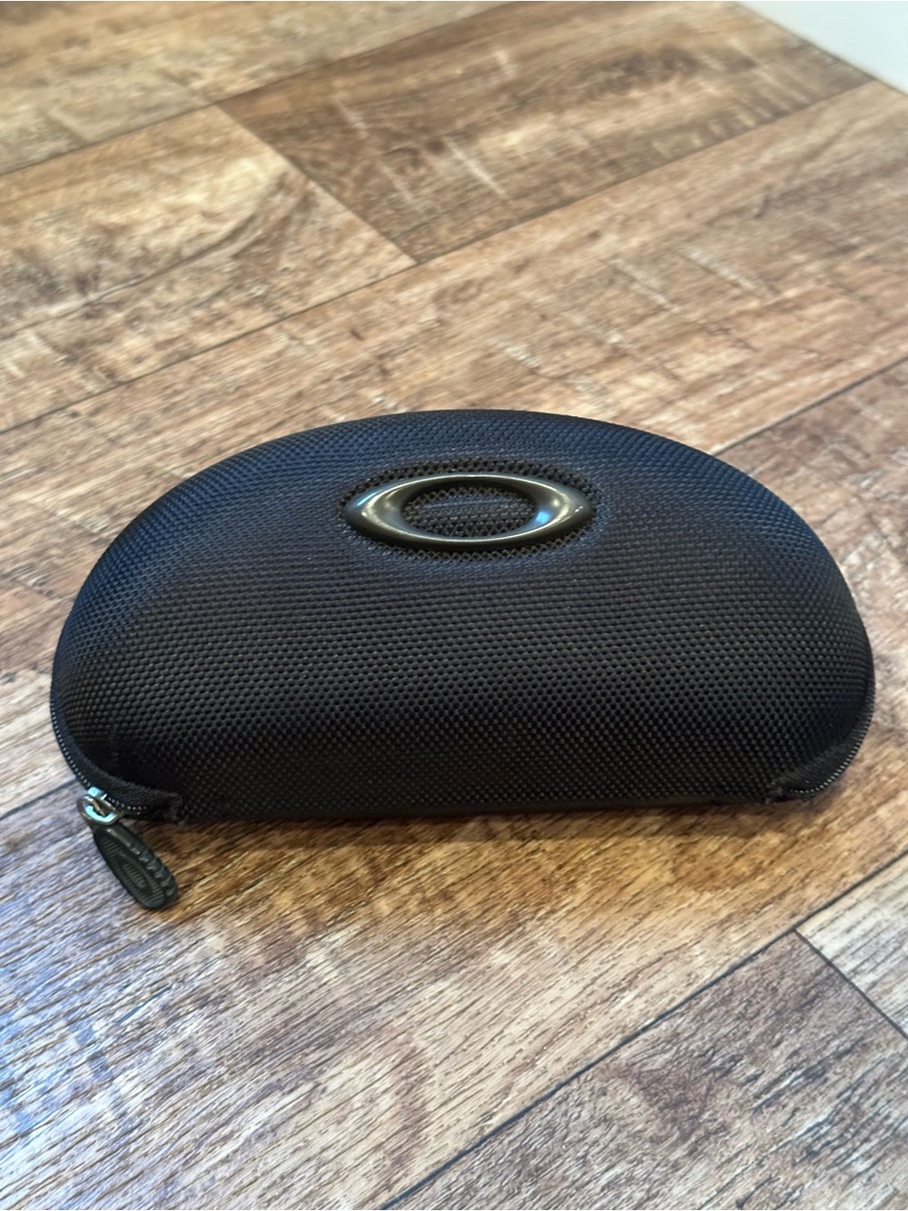 🕶️ Authentic Oakley Large Carbon Fiber Hard Shell Vault Sunglasses Case